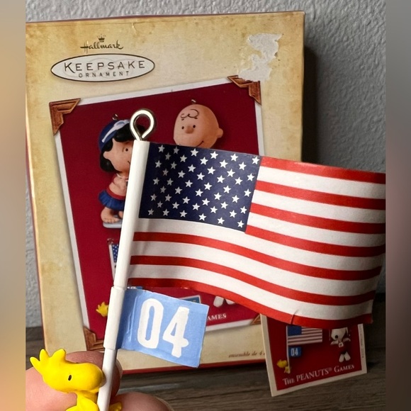 Hallmark 2004 The Peanuts Games 4 Christmas Ornaments Snoopy, Lucy Charlie Brown - Picture 13 of 15